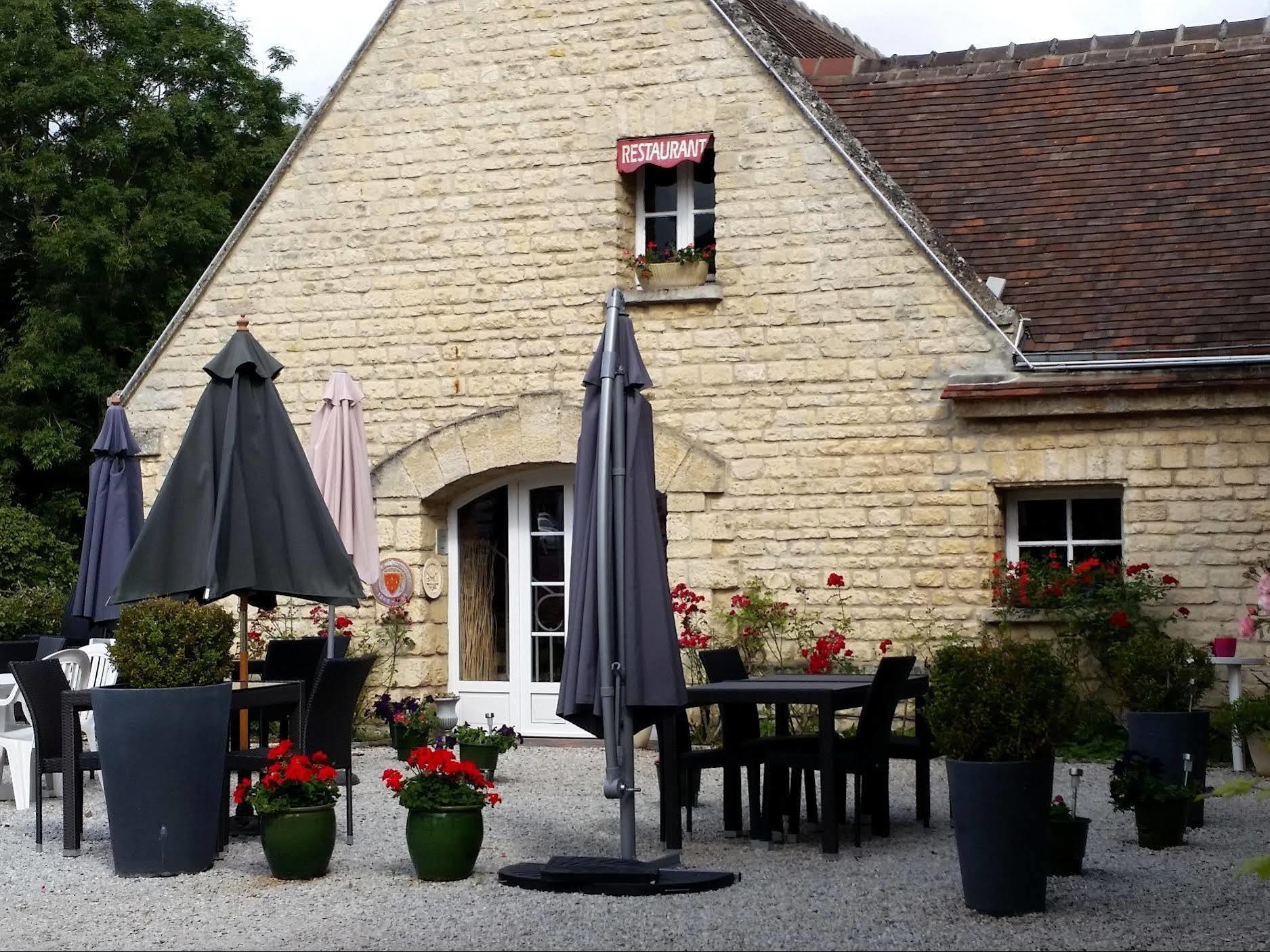 Logis Hotel Le Relais De La Poste Restaurant Le Fil Du Temps Thury-Harcourt-le-Hom Exterior photo
