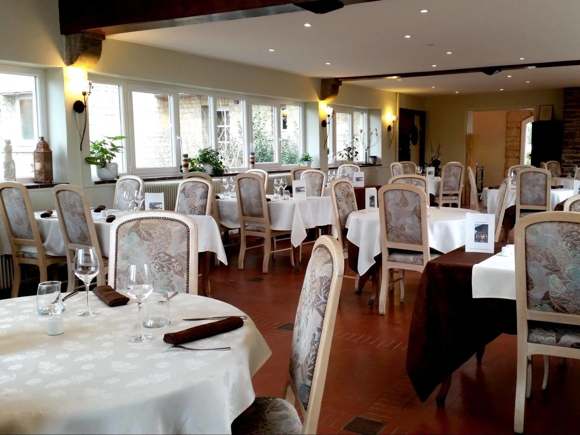 Logis Hotel Le Relais De La Poste Restaurant Le Fil Du Temps Thury-Harcourt-le-Hom Exterior photo