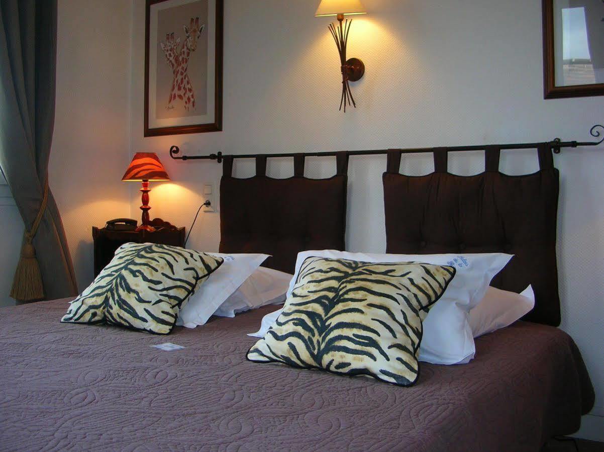 Logis Hotel Le Relais De La Poste Restaurant Le Fil Du Temps Thury-Harcourt-le-Hom Exterior photo